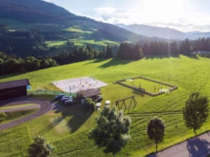 Fußball und Volleyball im 10.000 m² Freigelände des Funpark Westendorf